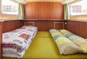 P.1106FB front cabin