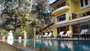 Buddha am Pool Highland Heritage Hotel Goa