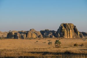 Felsen und Steppe in Isalo