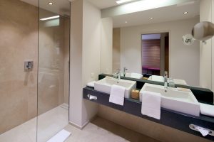 Badezimmer Juniorsuite Deluxe Mandira Garden