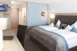 Doppelzimmer mit Pusteblumenbild 2020