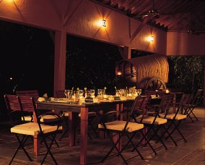 Dinnertable Reinforest Athirapally