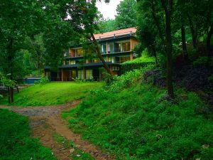 Rainforest Athirapally Hauptgebäude