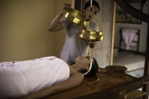 Stirnölguss Neeleshwar Hermitage