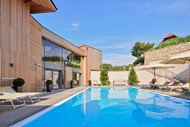 Aussenschwimmbecken Ayurveda Mandira
